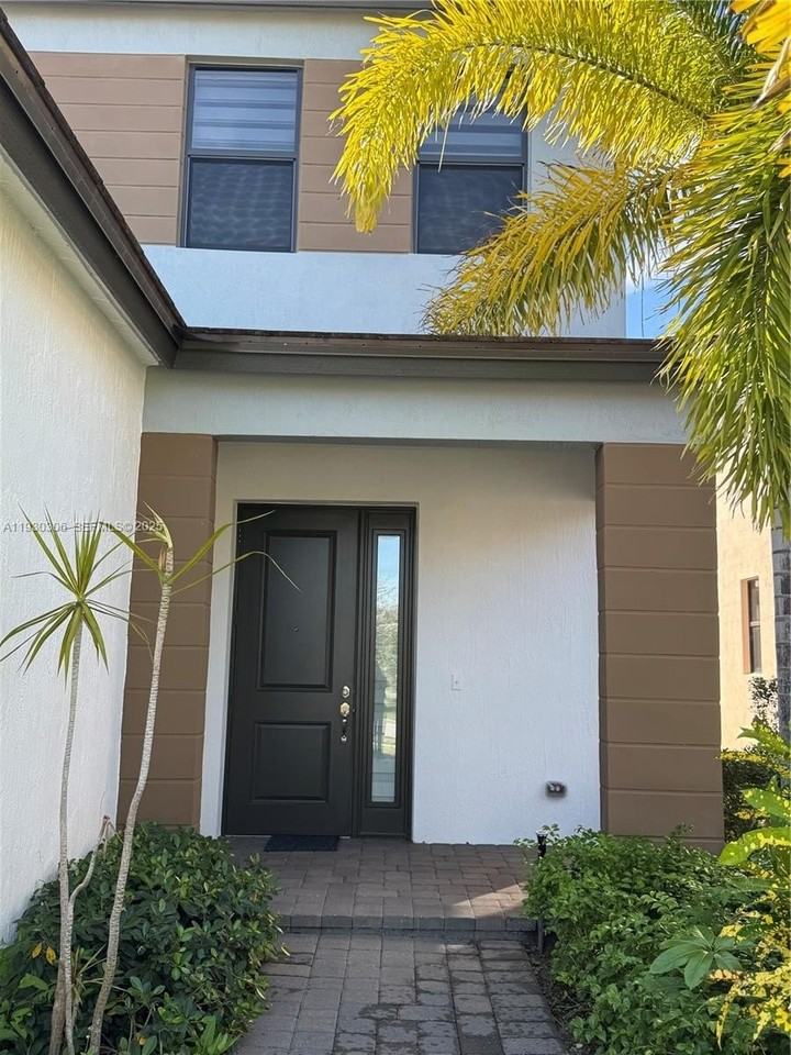 16456 Sea Turtle Place #16456 - Photo 4 of 27