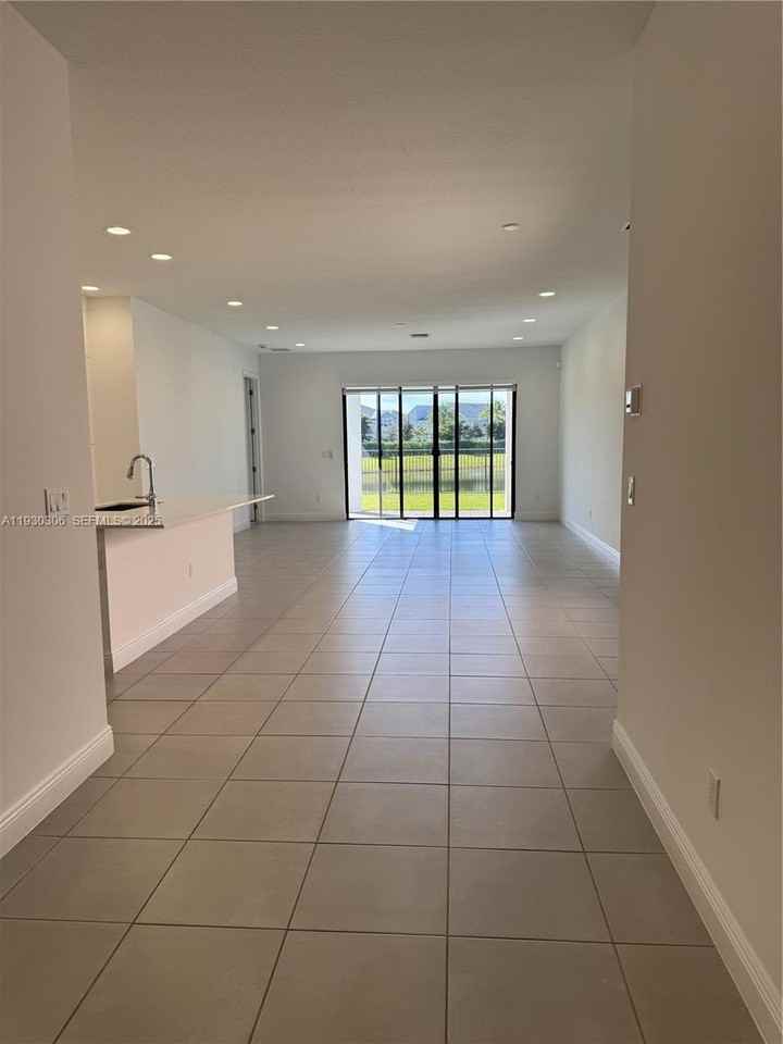 16456 Sea Turtle Place #16456 - Photo 5 of 27