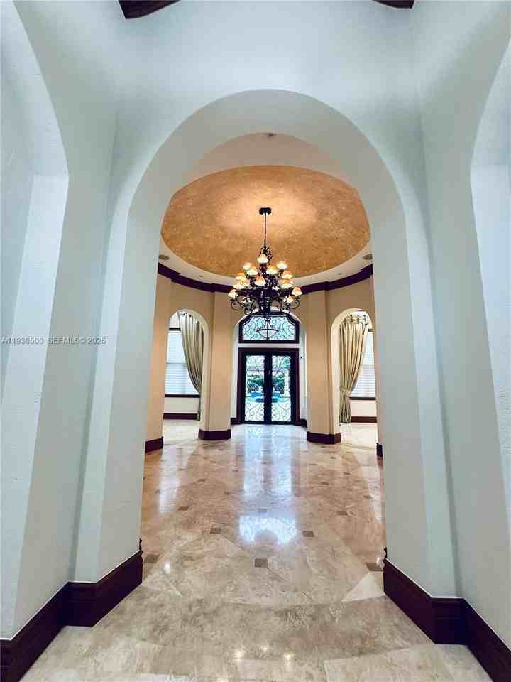 6180 Southwest 132nd Street - Photo 3 of 50