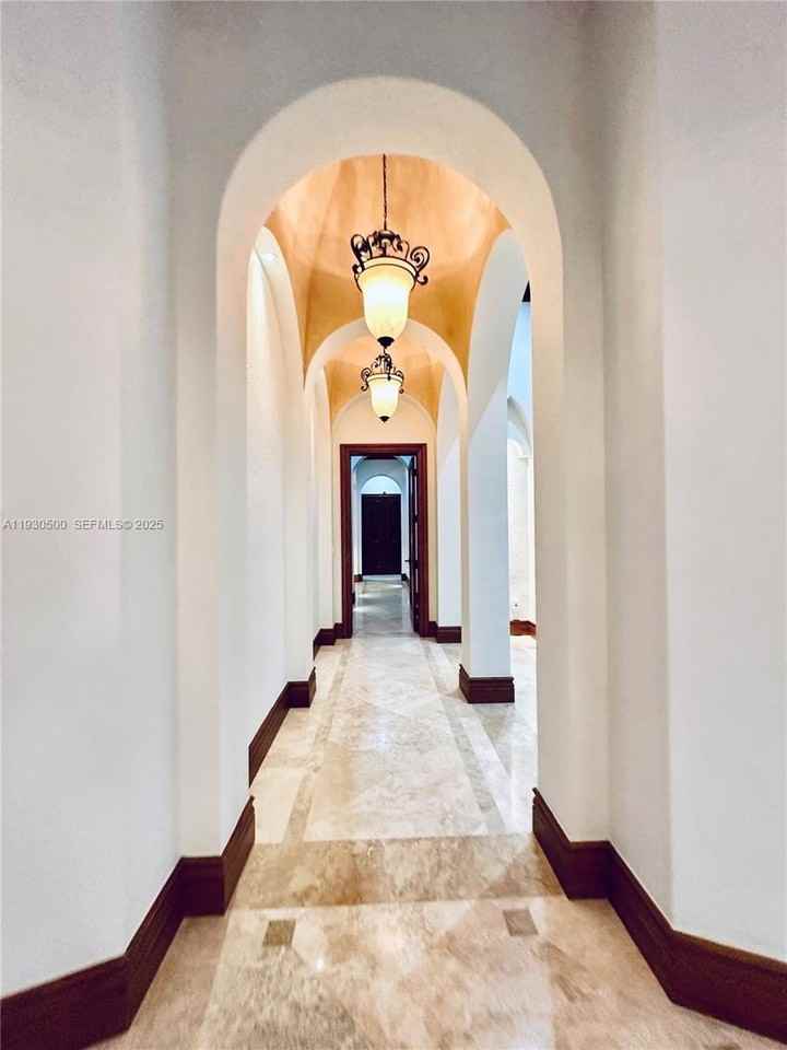 6180 Southwest 132nd Street - Photo 6 of 50