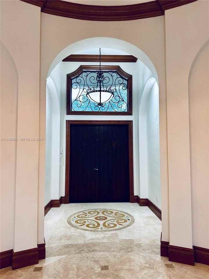 6180 Southwest 132nd Street - Photo 7 of 50