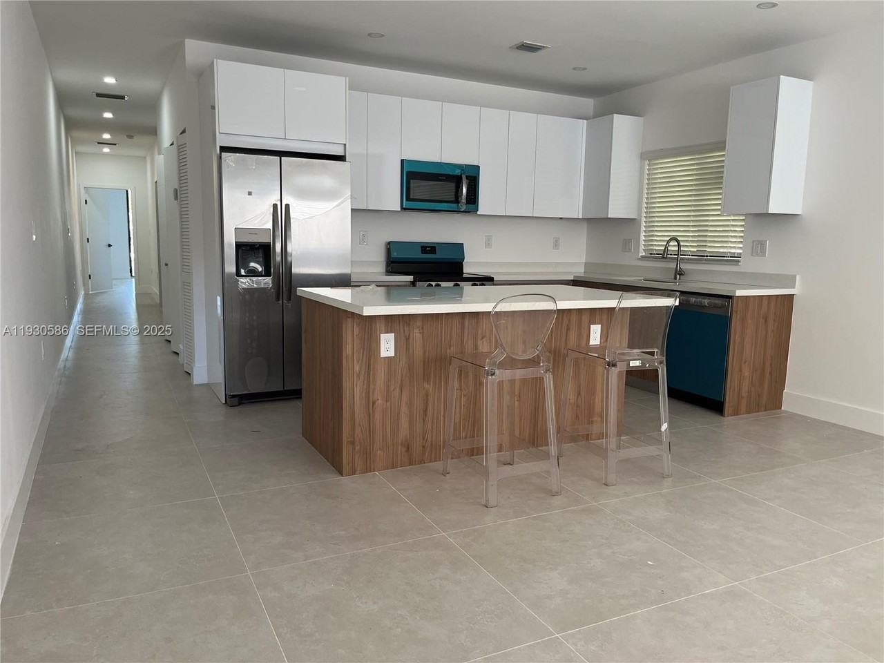 119 Northwest 5th Avenue #1 - Photo 2 of 5