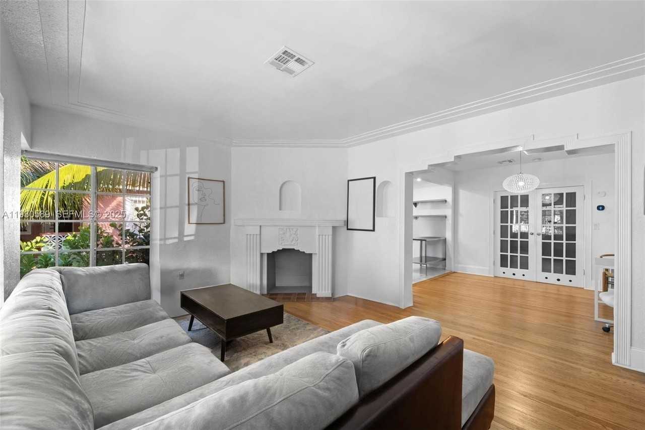 555 Northeast 73rd Street - Photo 3 of 32