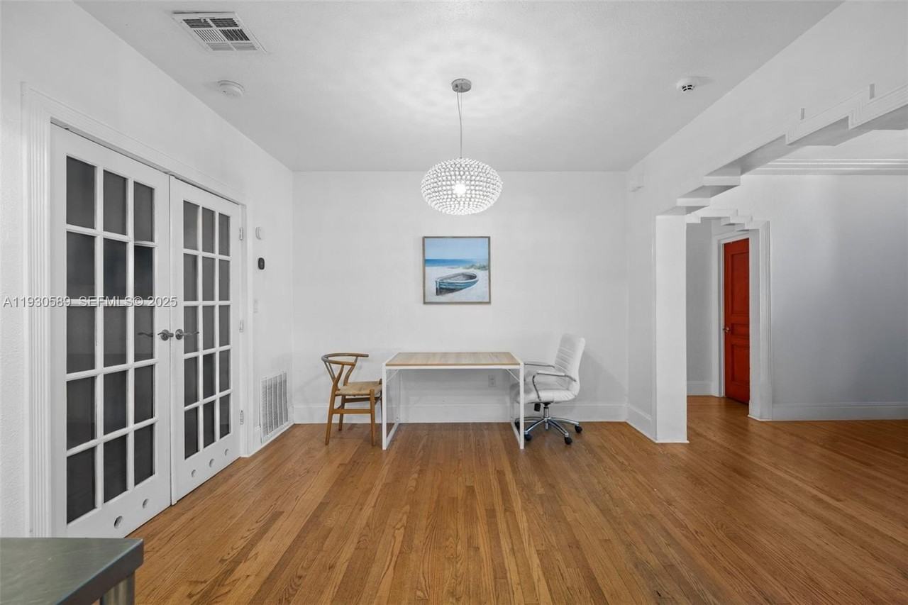 555 Northeast 73rd Street - Photo 6 of 32