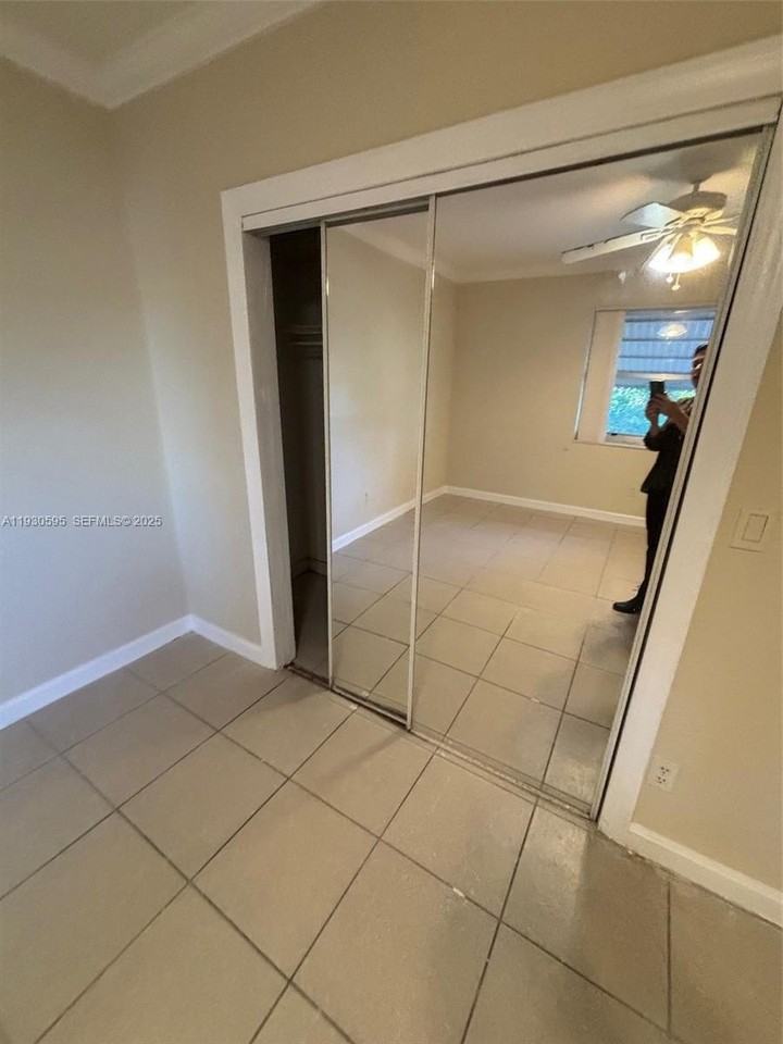 724 Moffett Street #F - Photo 4 of 15