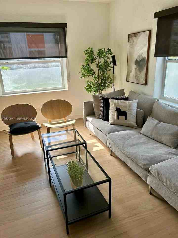 1001 7th St #104 - Photo 4 of 24