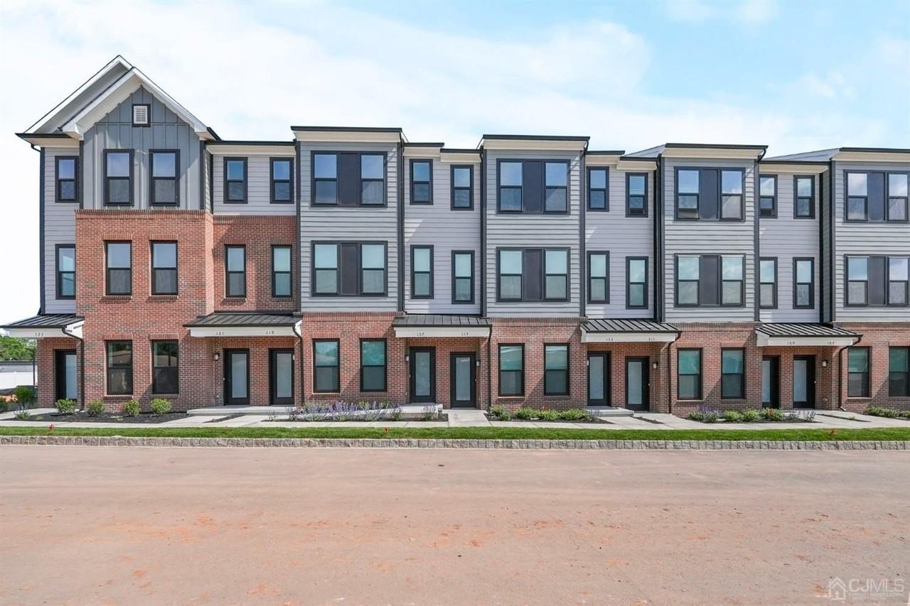 Lyla Lane - Photo 3 of 19