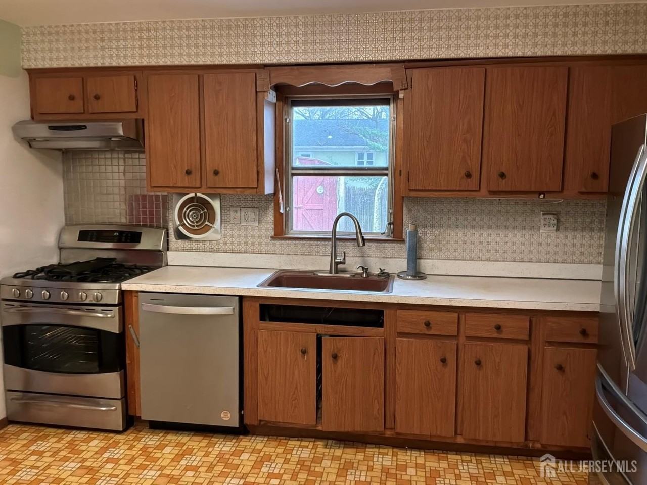 8 Montclair Avenue - Photo 5 of 15