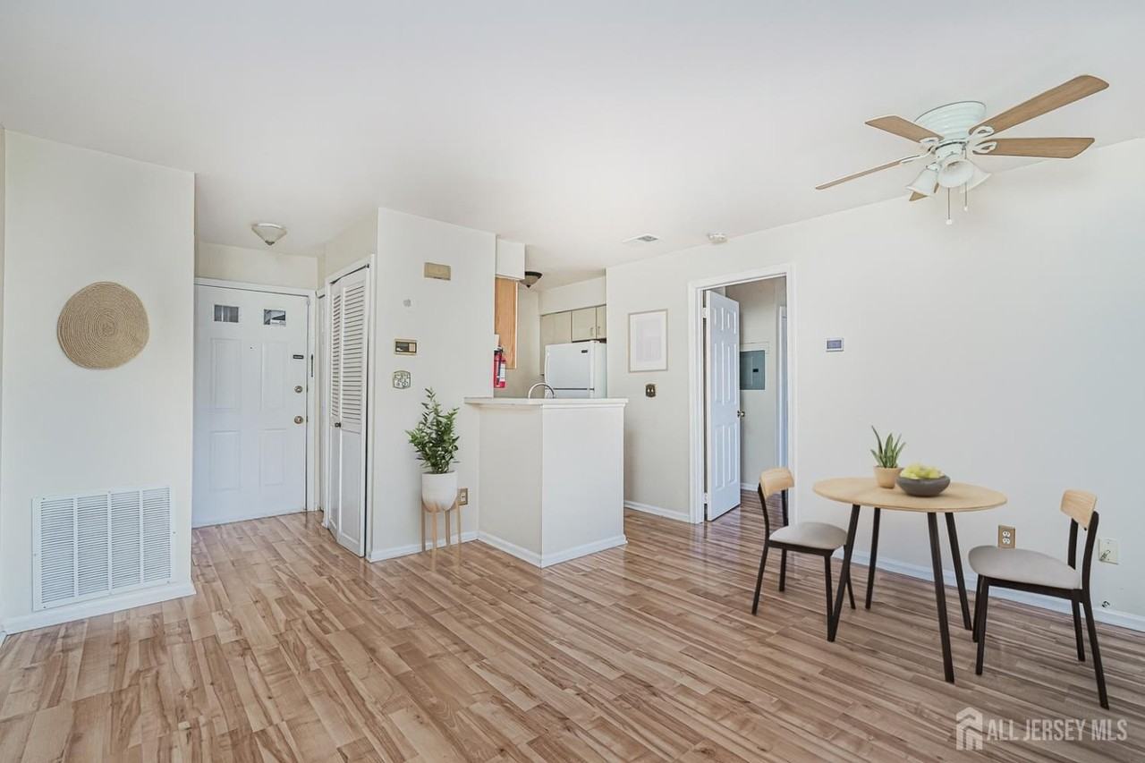 212 Blew Court - Photo 4 of 13