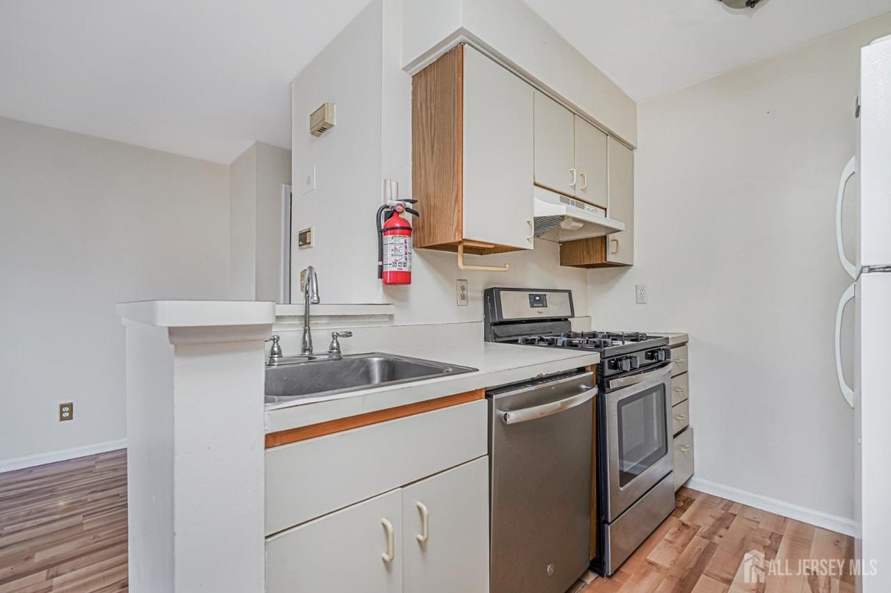 212 Blew Court - Photo 6 of 13