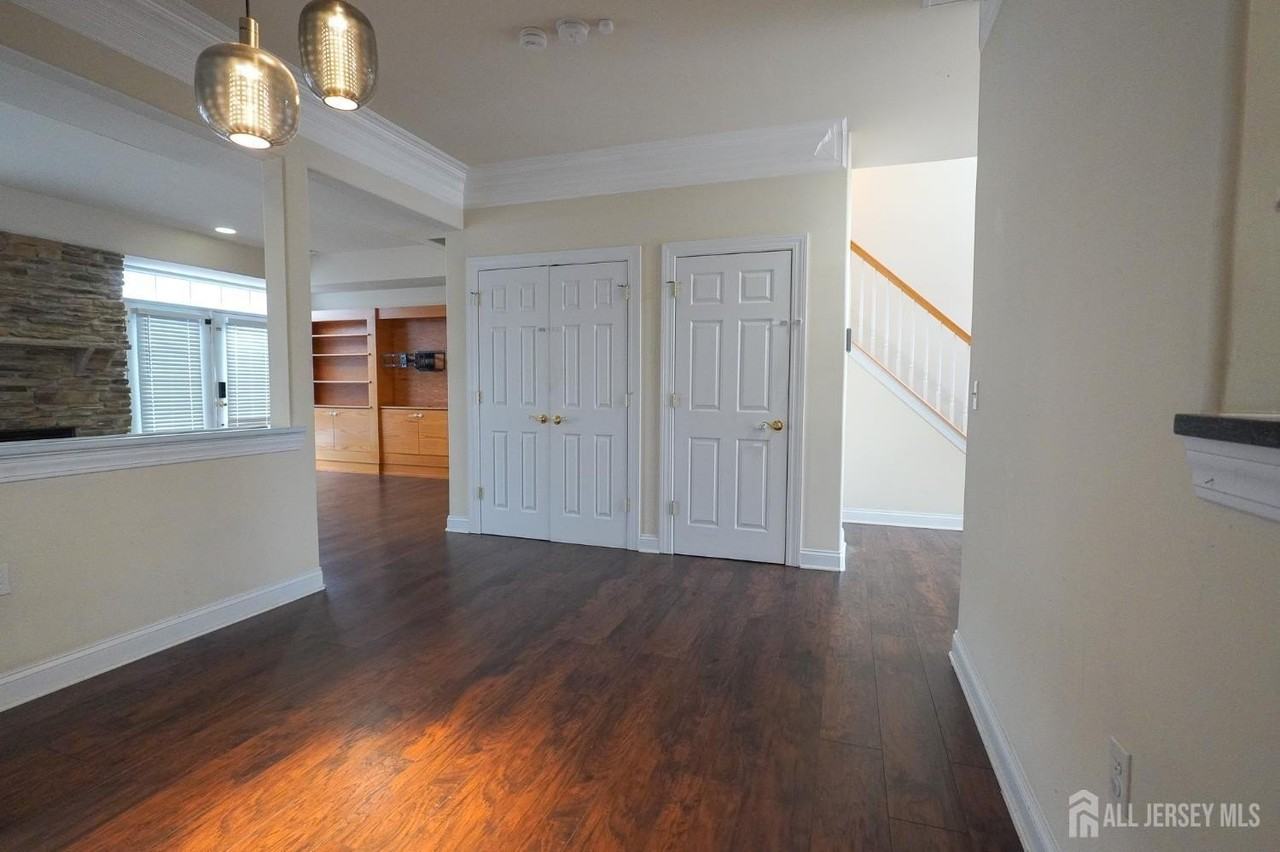 456 Hancock Street - Photo 6 of 27