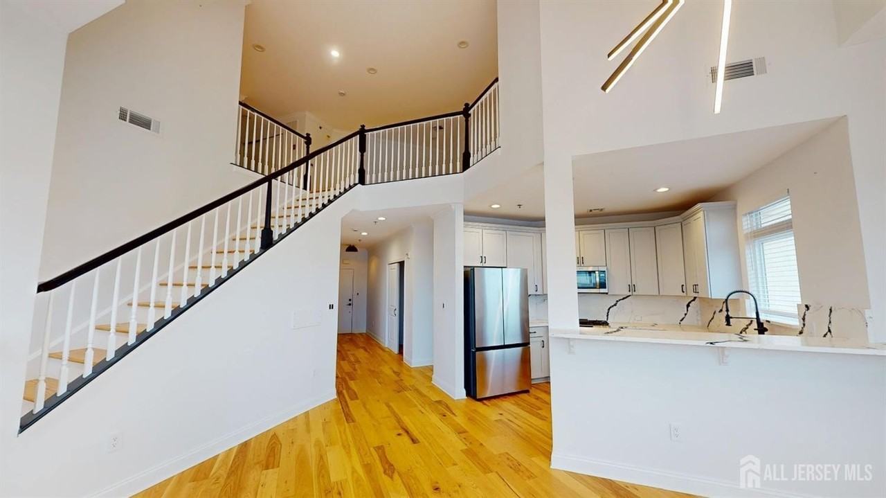 6406 Fernandez Court - Photo 4 of 36