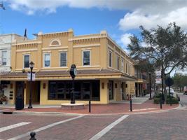 featured image of 118 N Eustis St #2