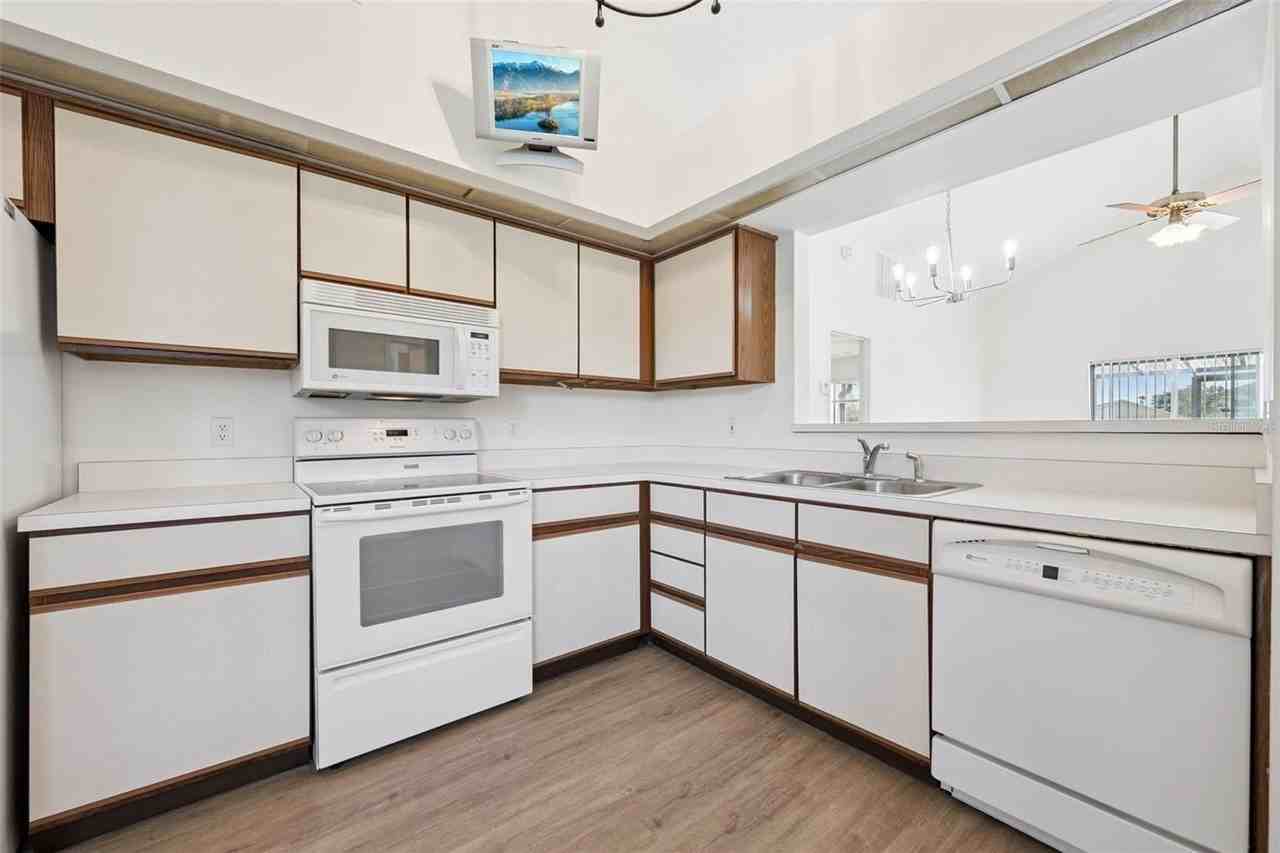 2647 Horseshoe Bay Drive - Photo 6 of 29