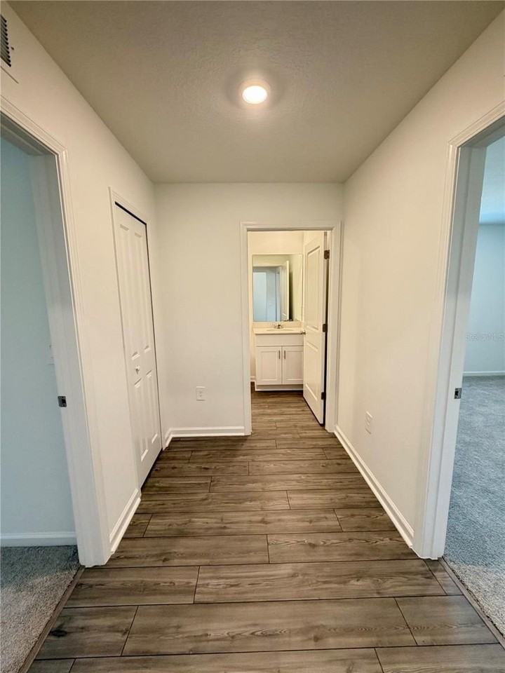 4212 82nd Avenue - Photo 5 of 36