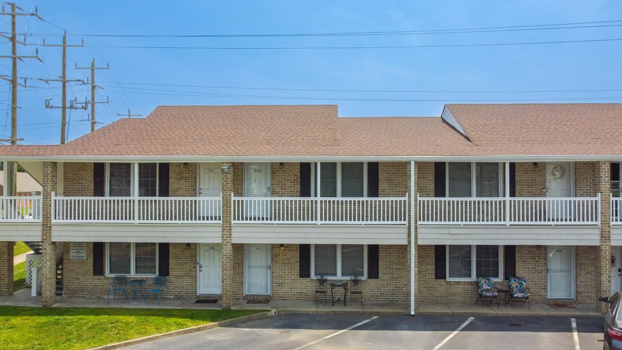 598 Pinewood Drive #1 - Photo 2 of 26