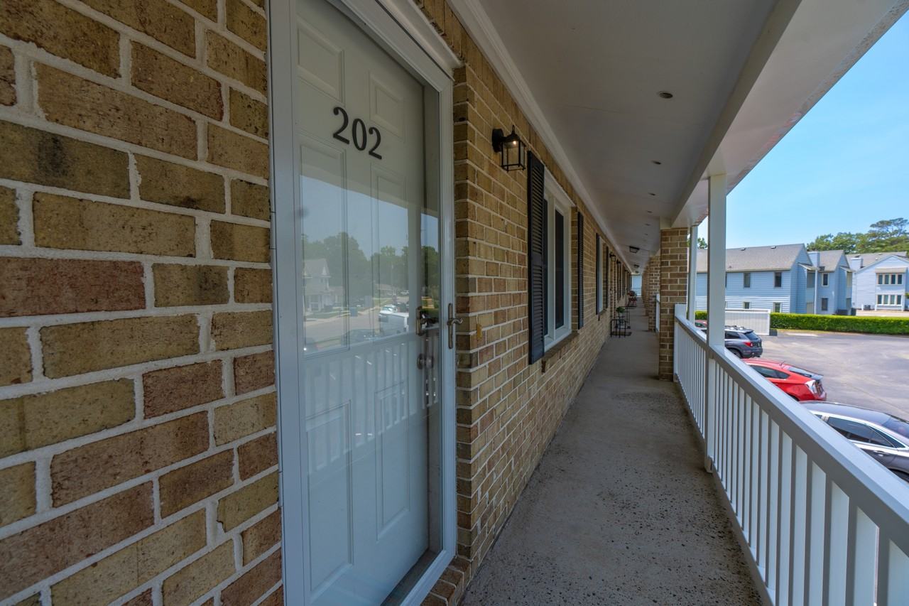 598 Pinewood Drive #1 - Photo 3 of 26