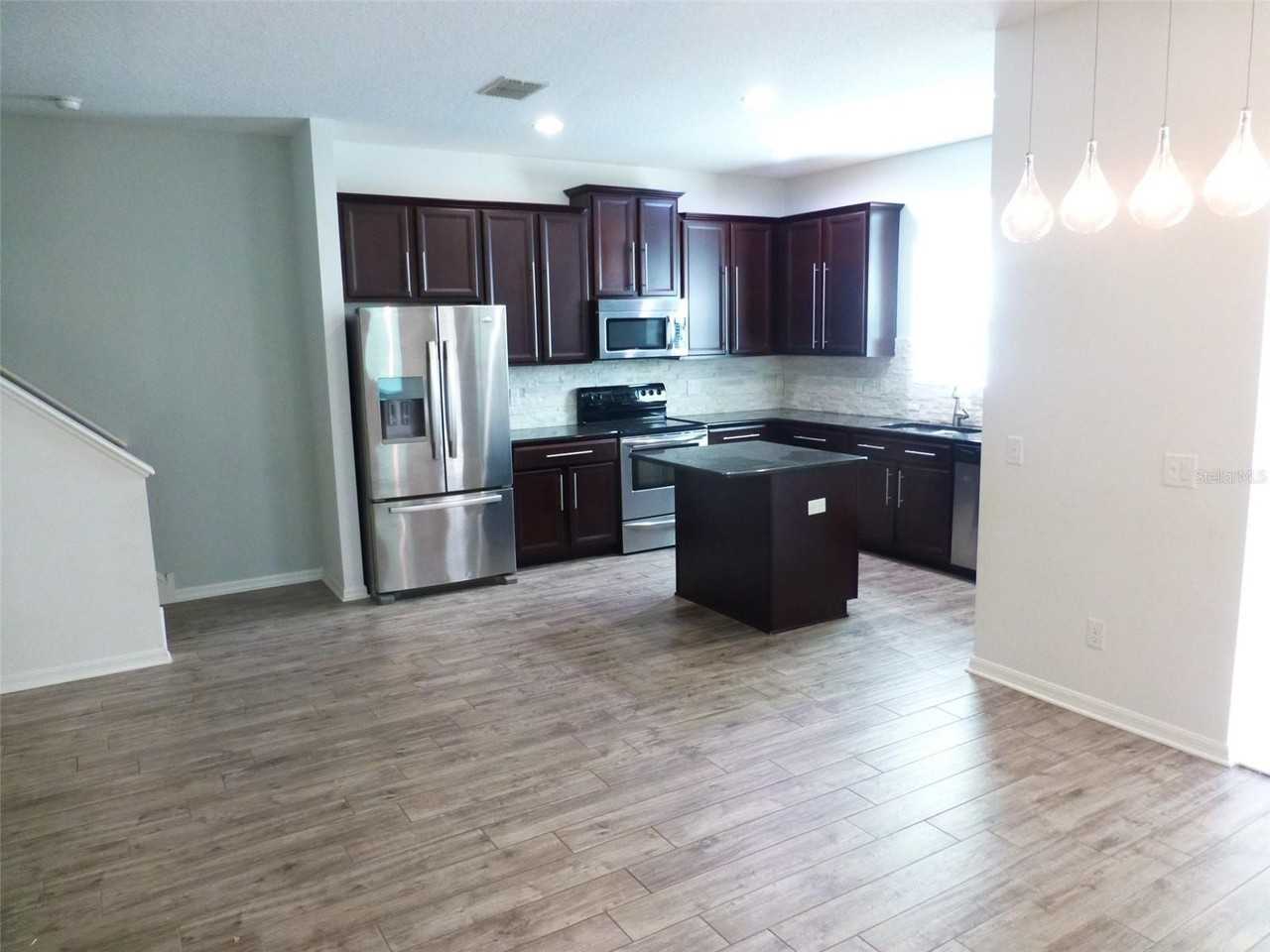 12480 Streamdale Dr - Photo 4 of 44