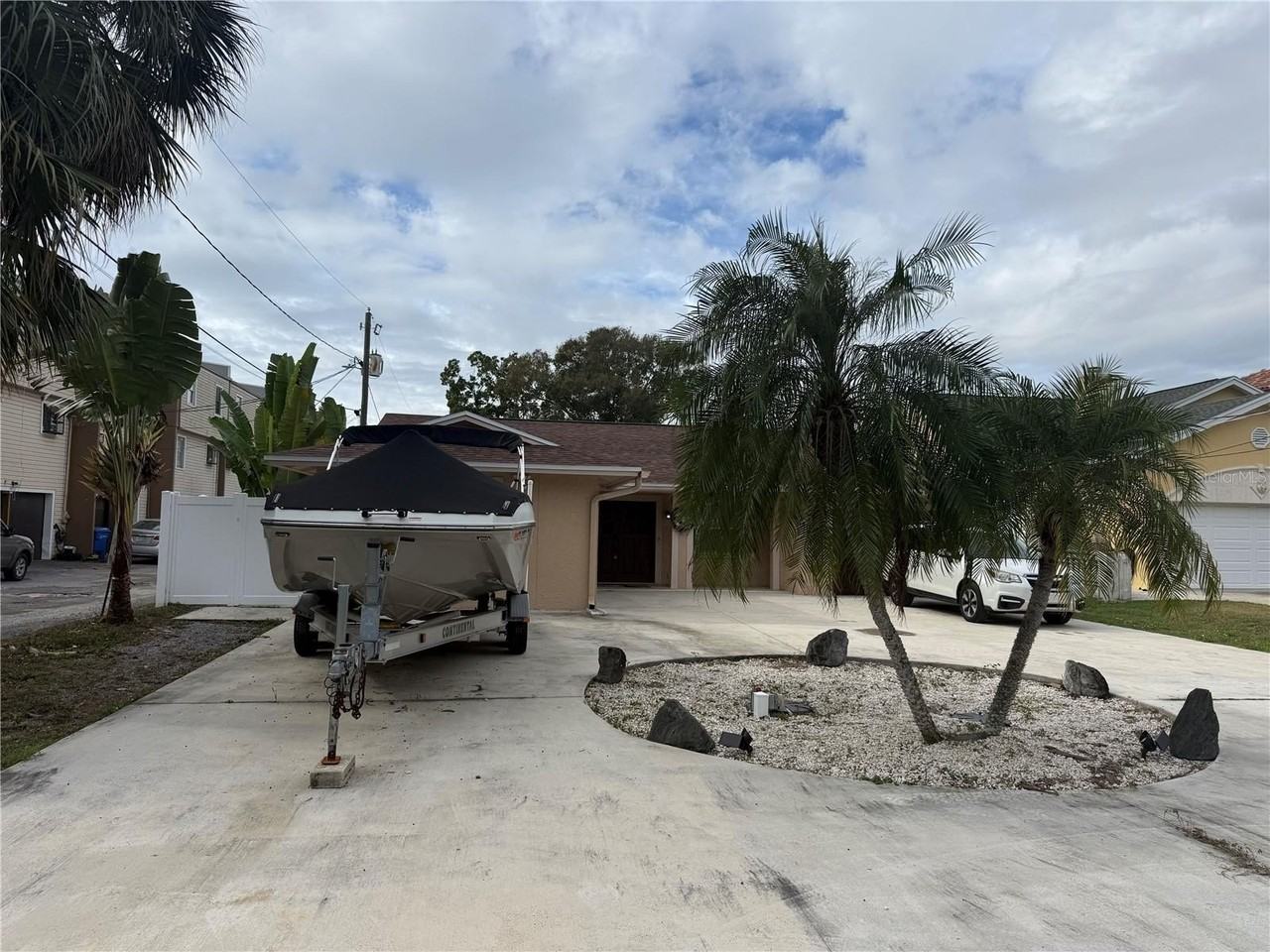 4410 Waltham Avenue - Photo 3 of 30