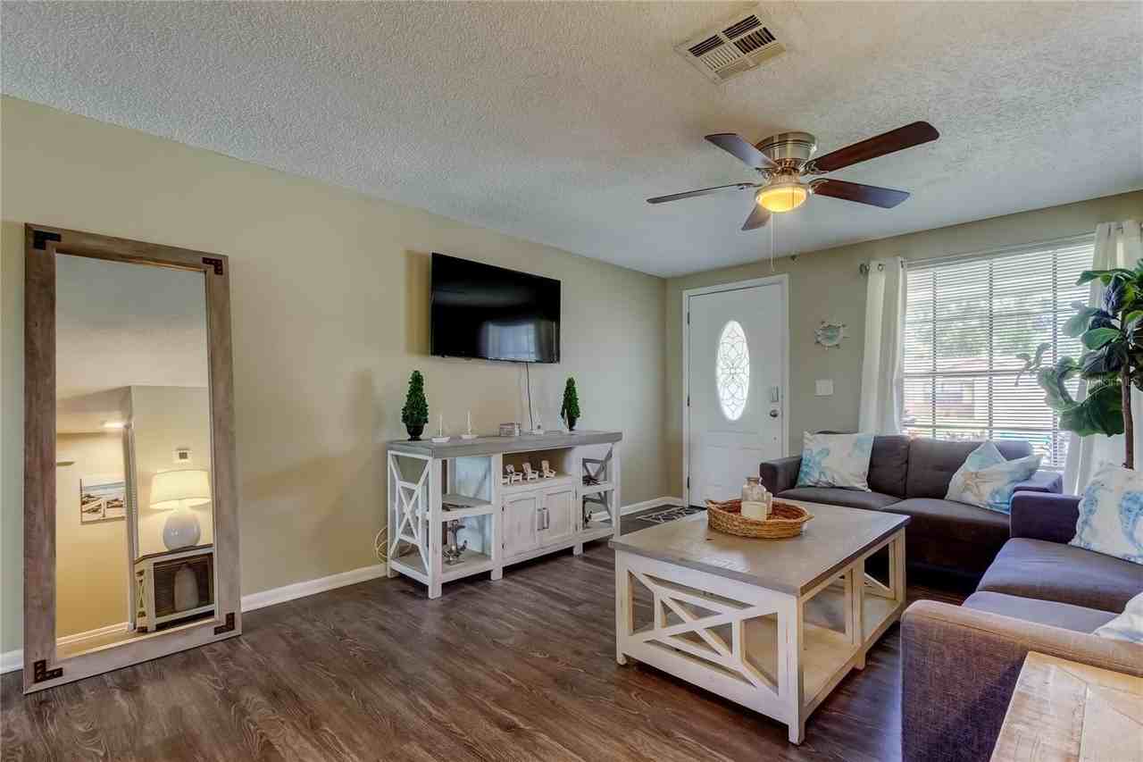 12529 Mondragon Drive - Photo 4 of 48