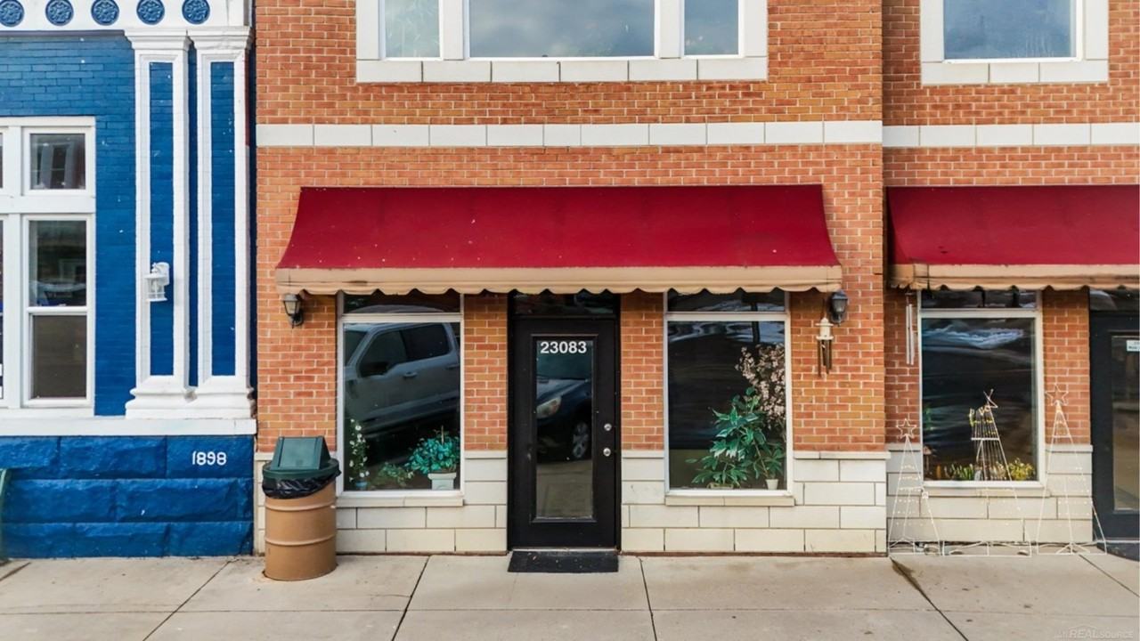 23083 E Main St - Photo 2 of 19