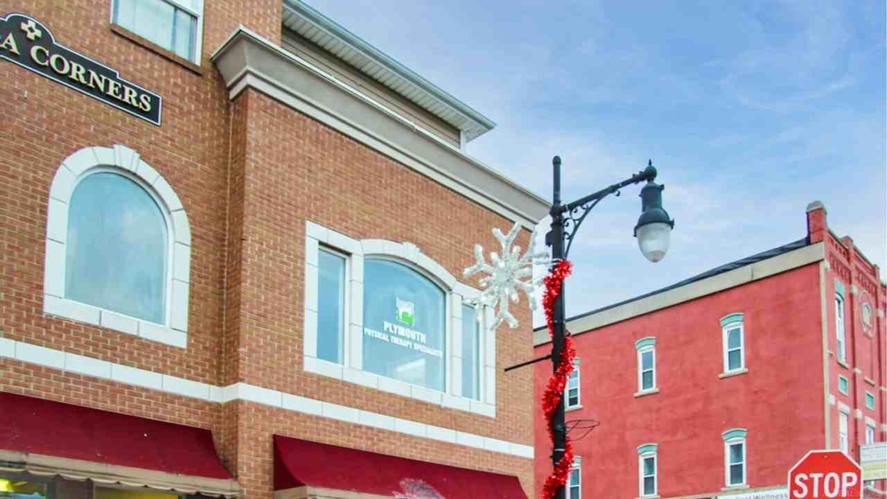 23089 East Main Street - Photo 2 of 33