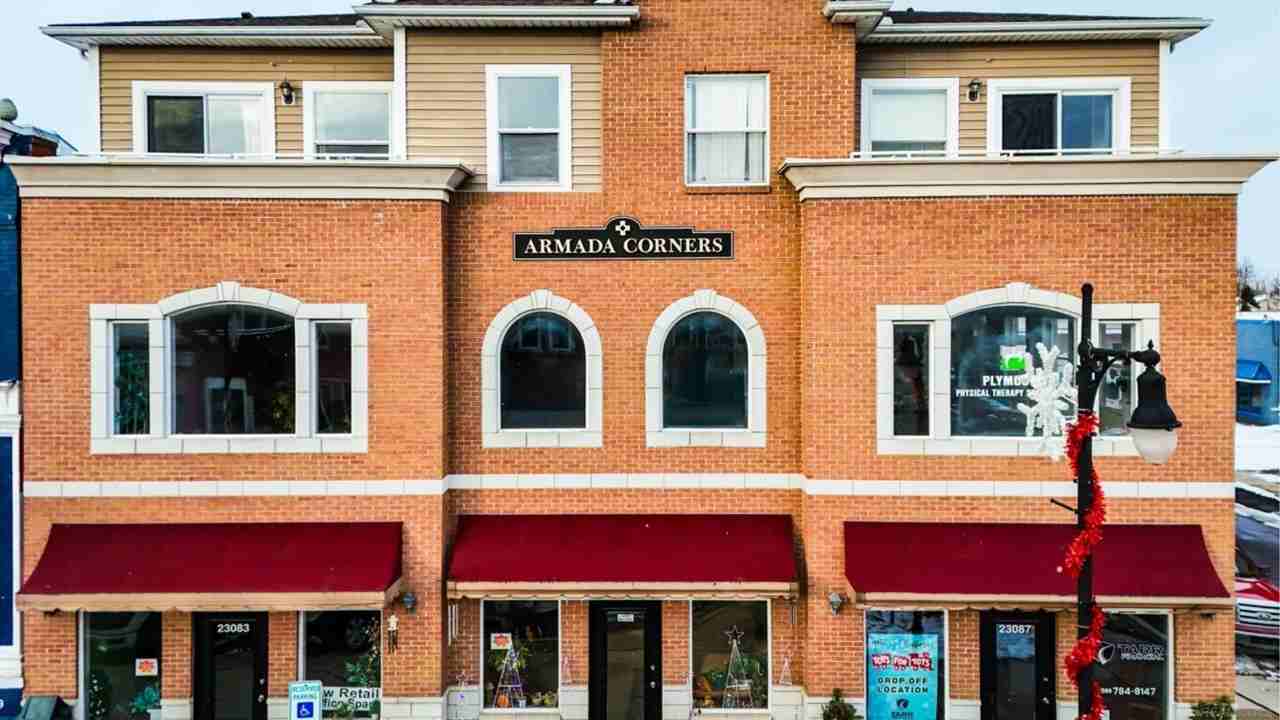 23089 East Main Street - Photo 3 of 33