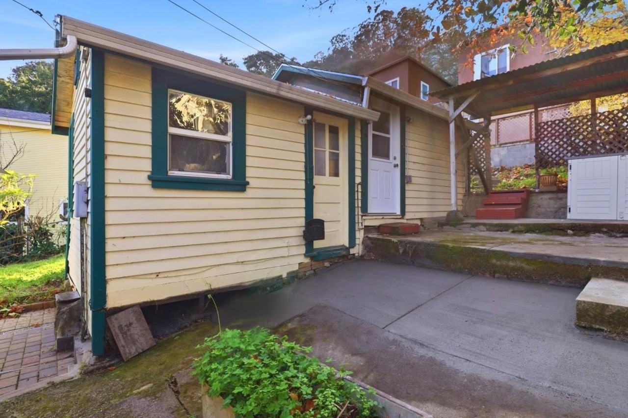 500 Humboldt Road - Photo 4 of 25