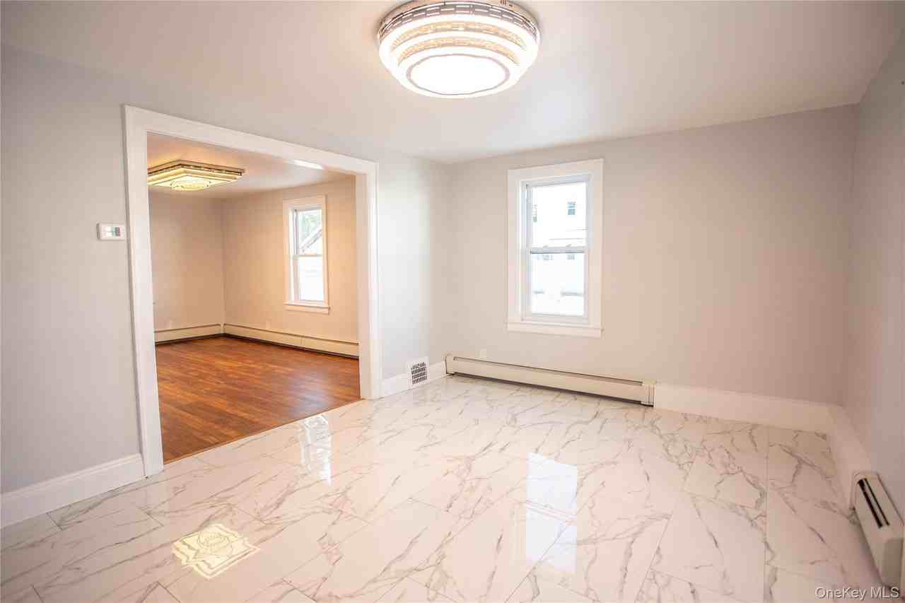 1261 Waverly St - Photo 5 of 22