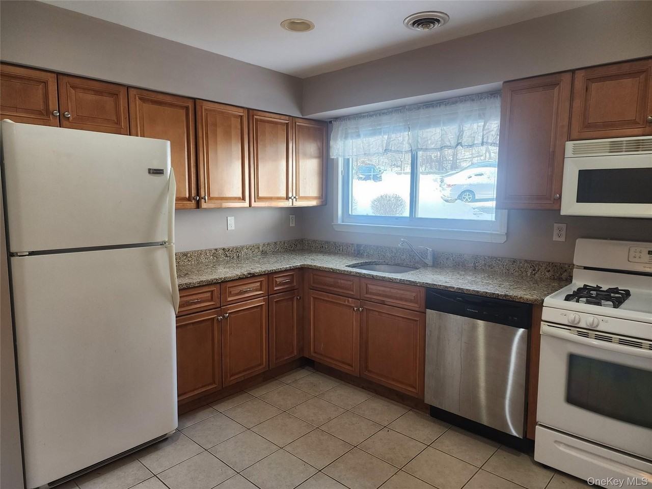 18 Pavilion Ridge Way Unit 1 #1 - Photo 3 of 16