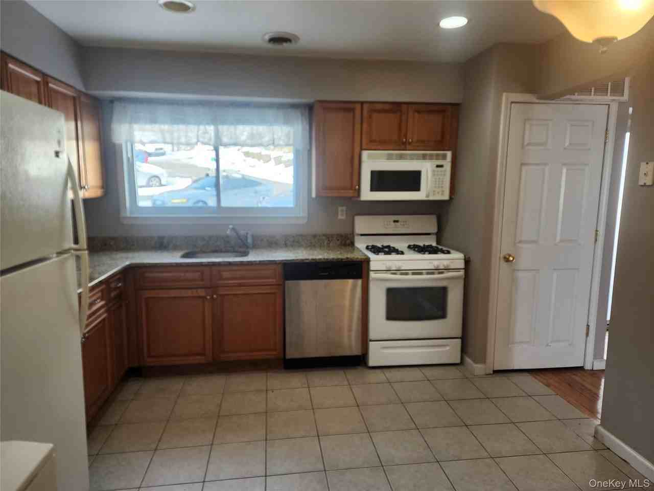 18 Pavilion Ridge Way Unit 1 #1 - Photo 4 of 16