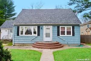 featured image of 117 Blydenburgh Avenue