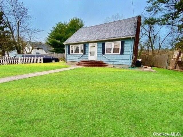 117 Blydenburgh Avenue - Photo 2 of 26