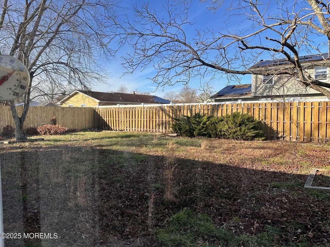 403 Seventh Street - Photo 6 of 12