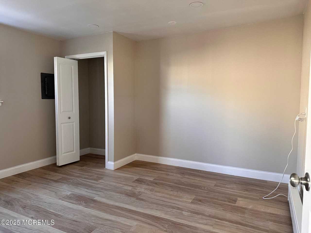 403 Seventh Street - Photo 7 of 12