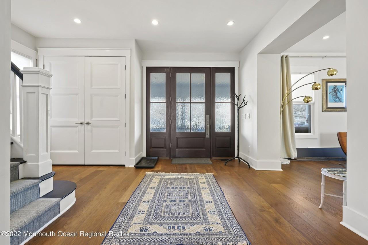 502 Sixth Avenue - Photo 4 of 31