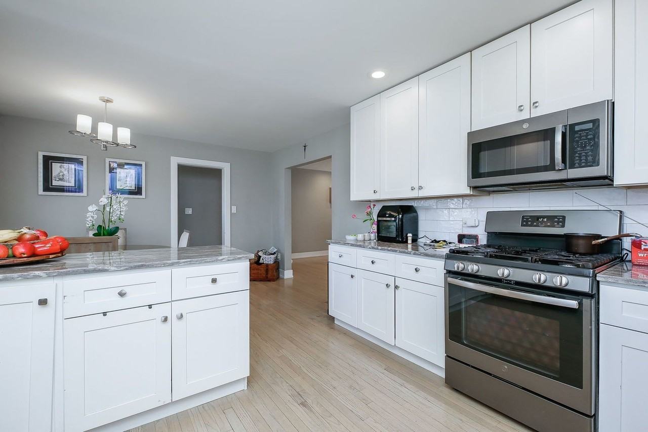 3309 York Road - Photo 4 of 18