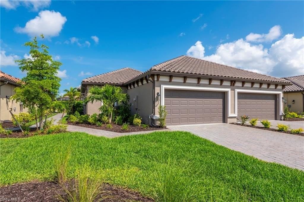 15517 Vittorio Street - Photo 3 of 35