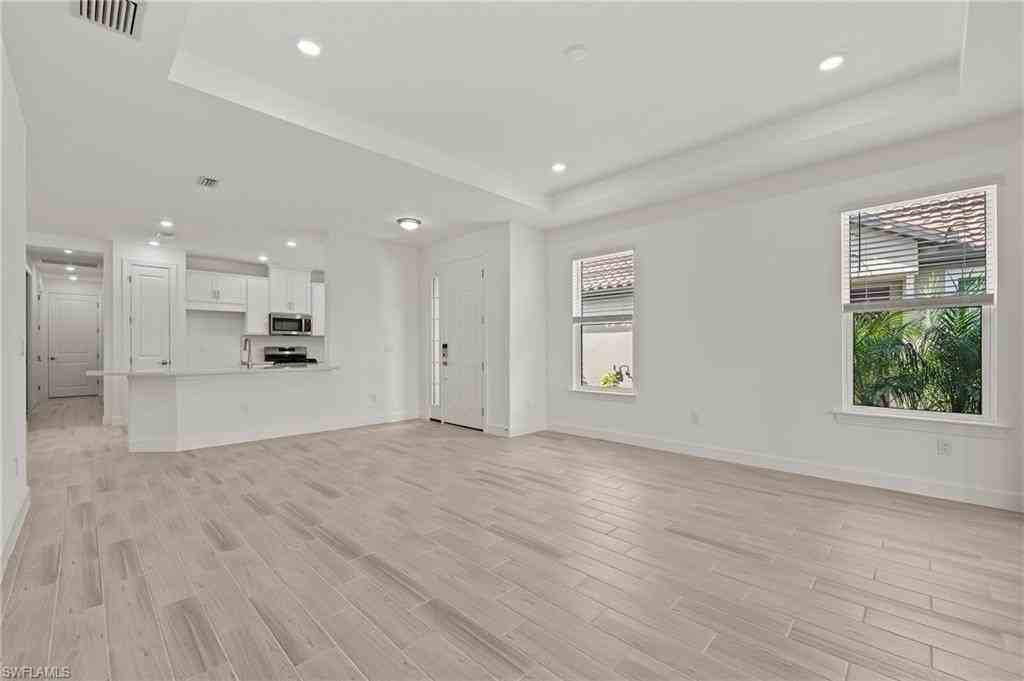 15517 Vittorio Street - Photo 4 of 35