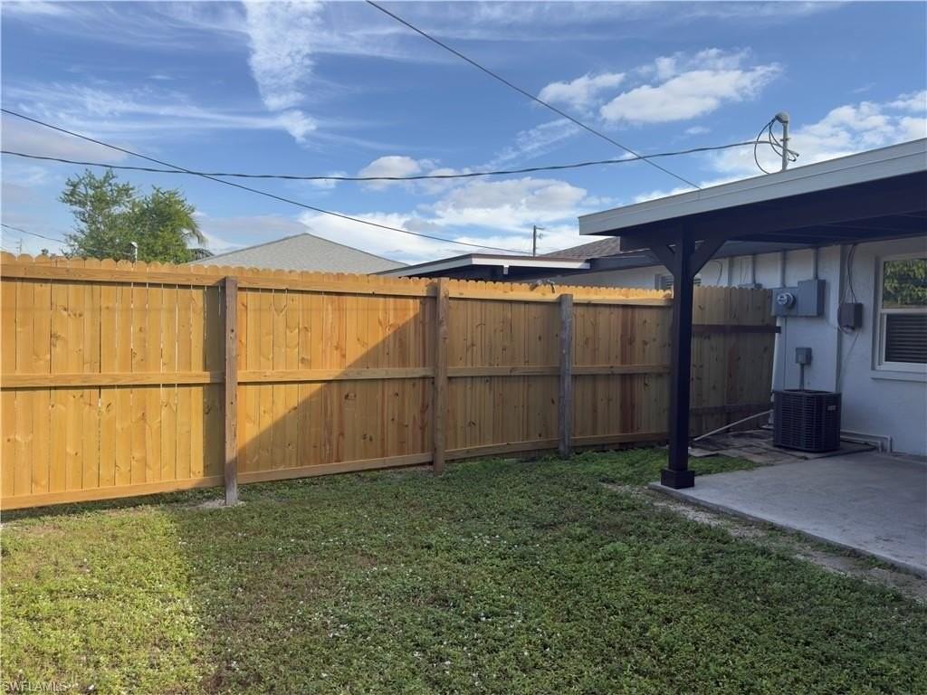 5579 Northeast 29th Drive - Photo 4 of 18