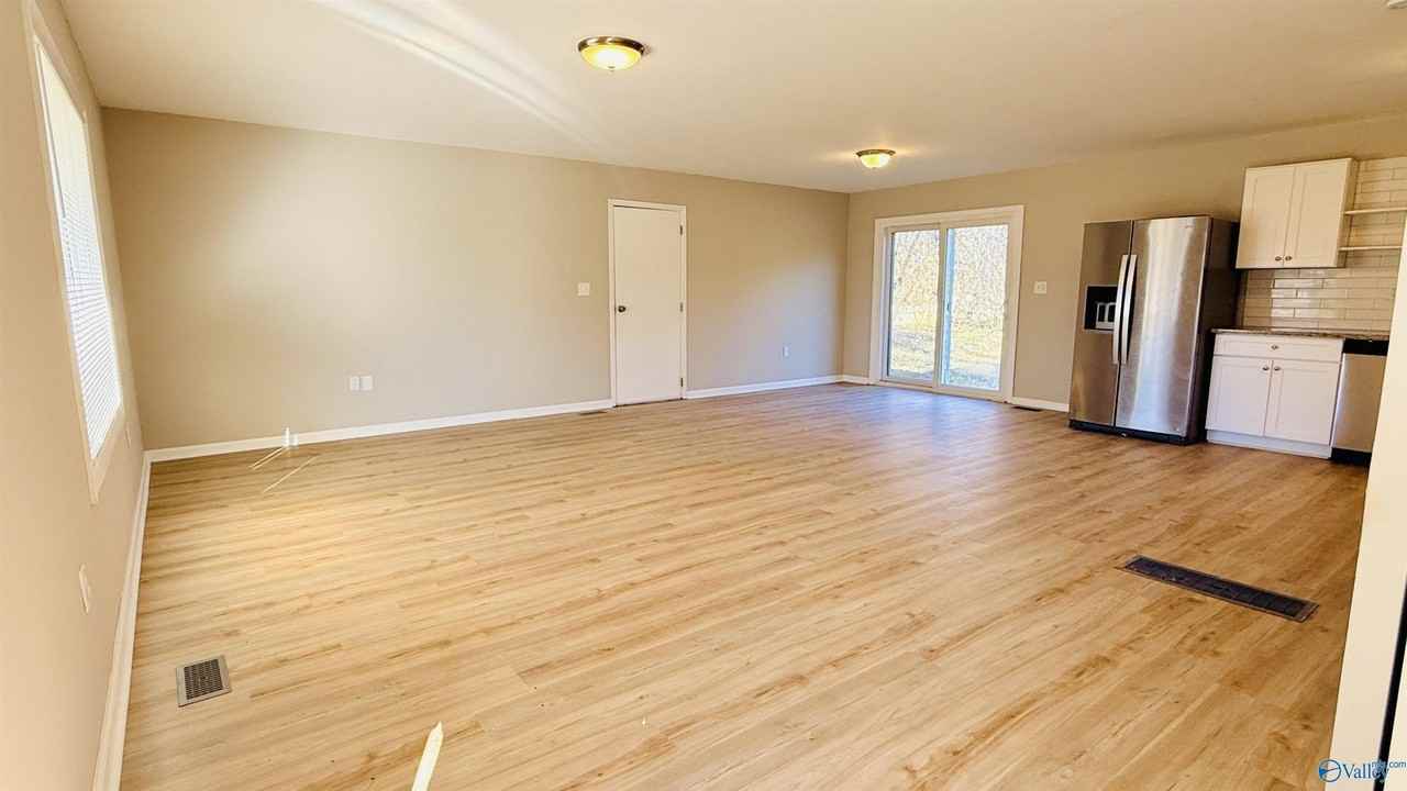 2004 Chambers Dr Ne - Photo 2 of 32