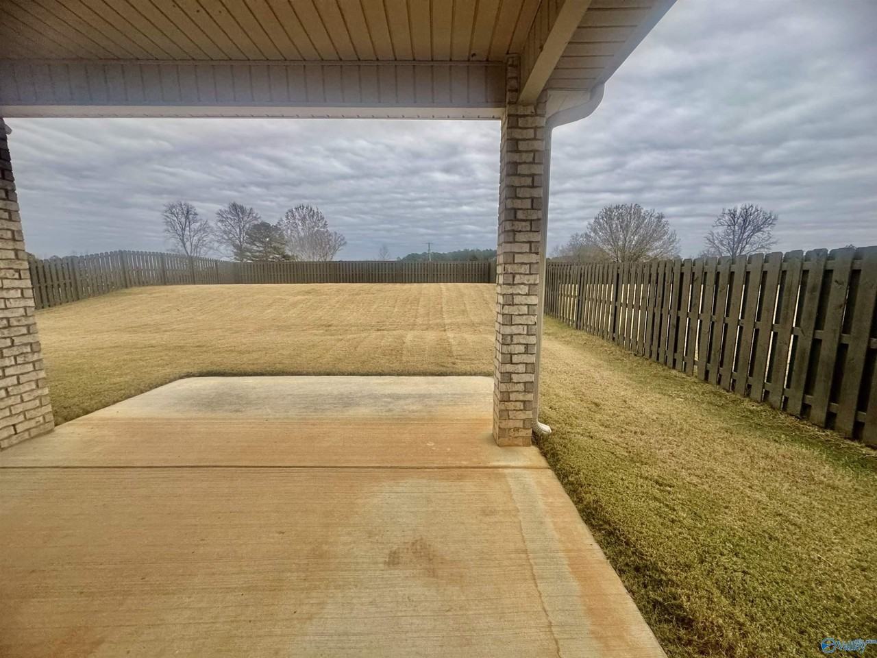 9133 Monteagle Blvd - Photo 2 of 29