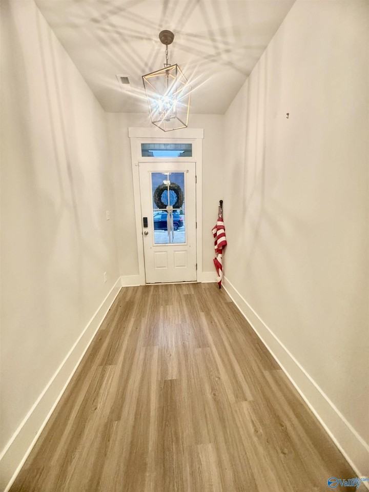 9133 Monteagle Blvd - Photo 3 of 29