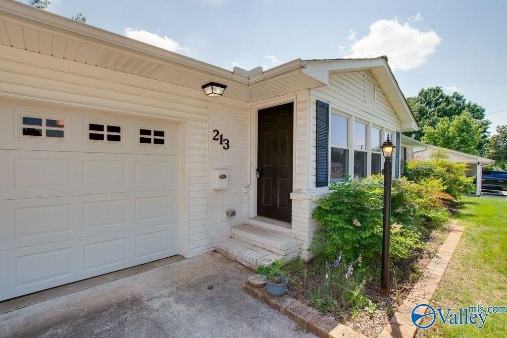 213 Drake Ave Sw - Photo 6 of 46