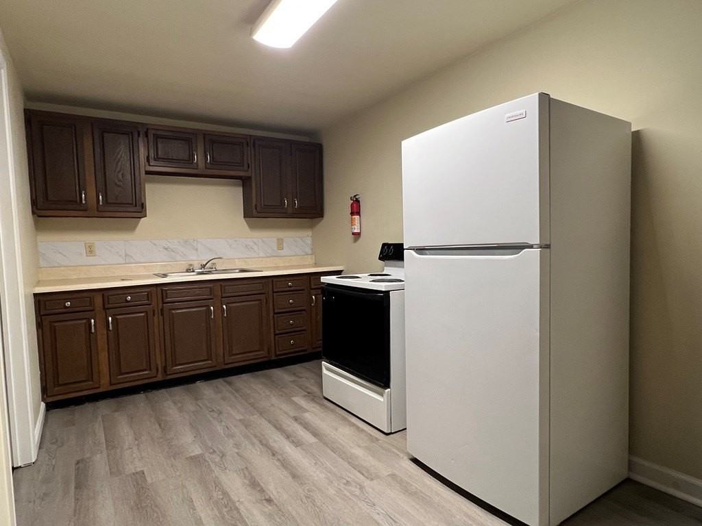 10 Clinton Street - Photo 4 of 8