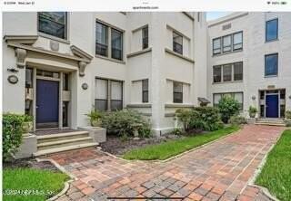 2545 Oak Street #17 - Photo 2 of 17