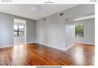 2545 Oak Street #17 - Photo 5 of 17