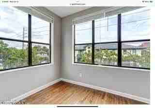 2545 Oak Street #17 - Photo 6 of 17