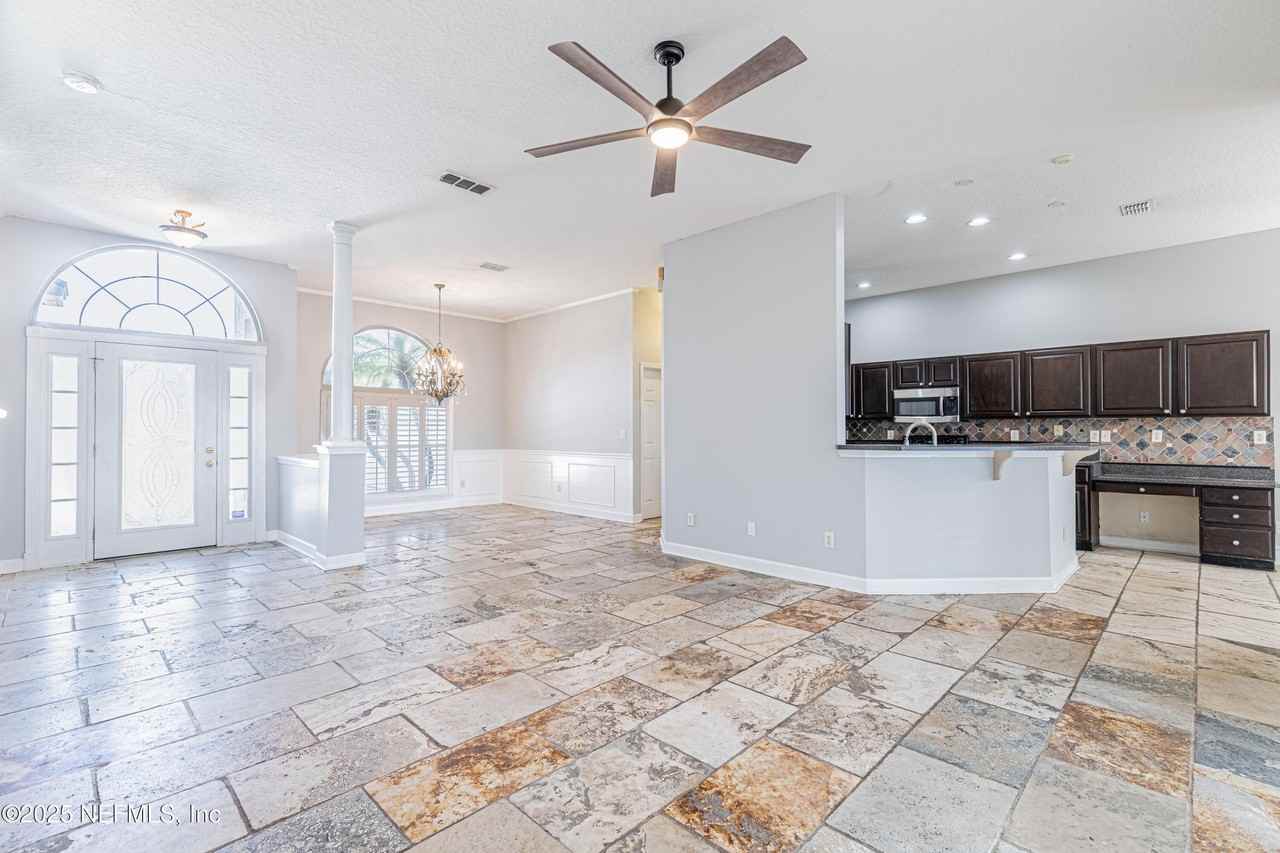 12160 Basalt Drive South - Photo 7 of 27