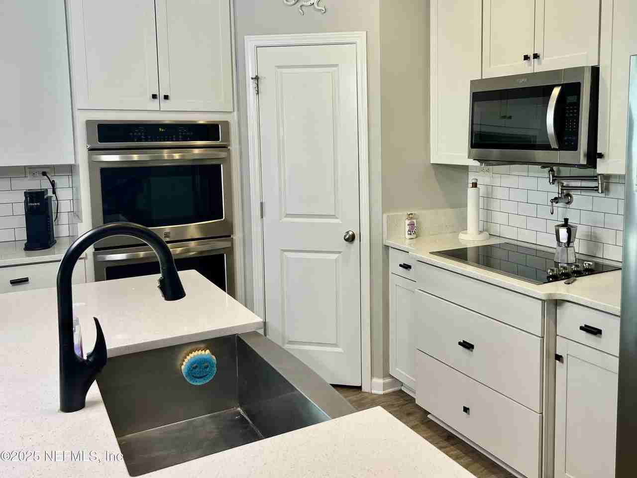 3955 Hammock Bluff Cir - Photo 7 of 29